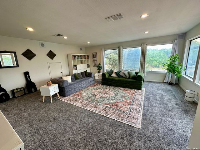 201 COUNTRY WOOD DR, San Antonio, TX 78216