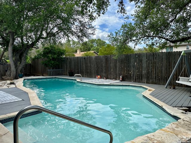 201 COUNTRY WOOD DR, San Antonio, TX 78216