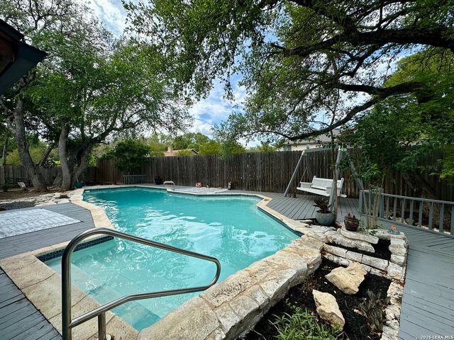 201 COUNTRY WOOD DR, San Antonio, TX 78216