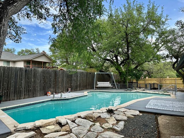 201 COUNTRY WOOD DR, San Antonio, TX 78216