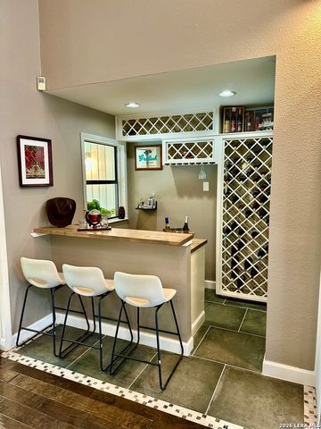 201 COUNTRY WOOD DR, San Antonio, TX 78216