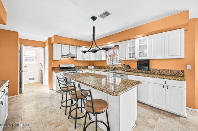 302 E Bird Village Road, Jackson, NJ 08527