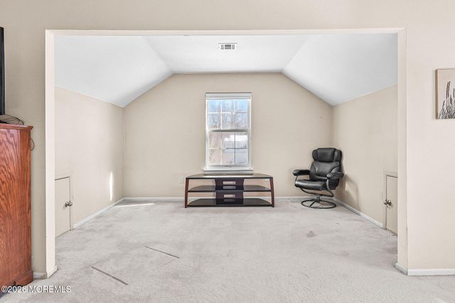 302 E Bird Village Road, Jackson, NJ 08527