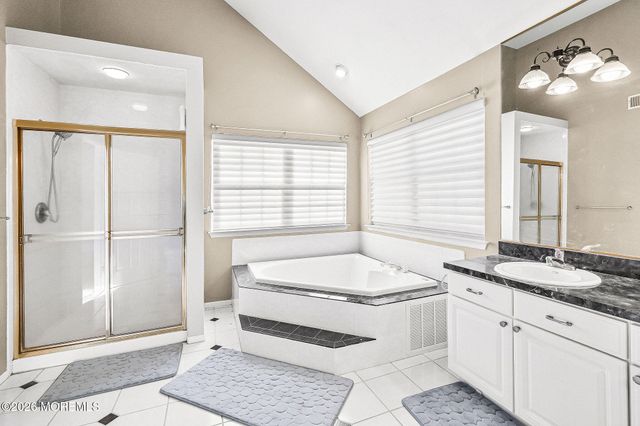 302 E Bird Village Road, Jackson, NJ 08527