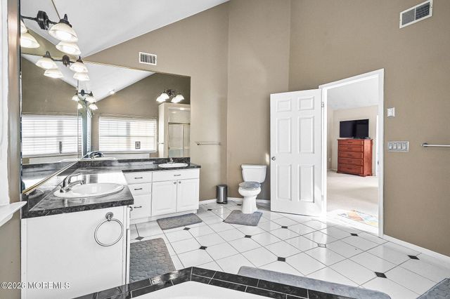 302 E Bird Village Road, Jackson, NJ 08527