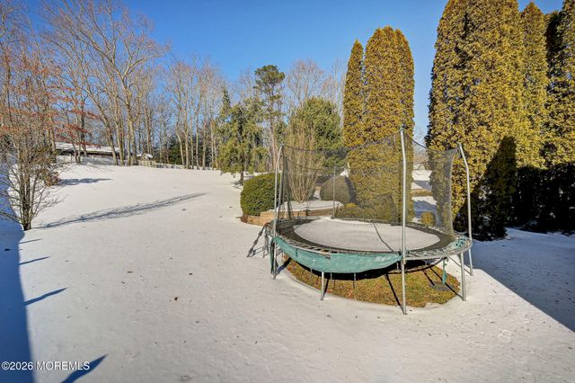 302 E Bird Village Road, Jackson, NJ 08527