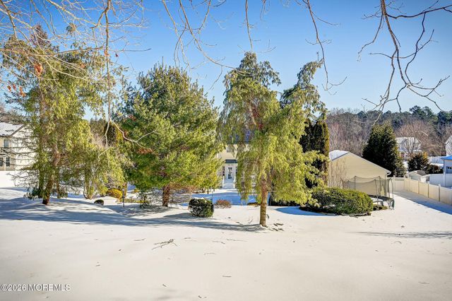 302 E Bird Village Road, Jackson, NJ 08527