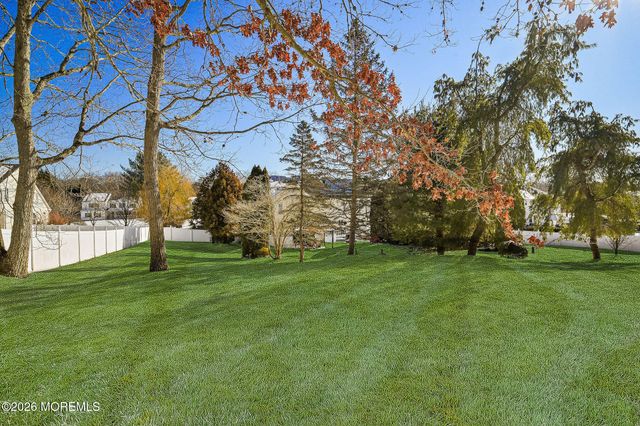 302 E Bird Village Road, Jackson, NJ 08527