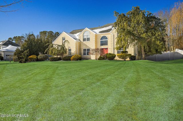 302 E Bird Village Road, Jackson, NJ 08527