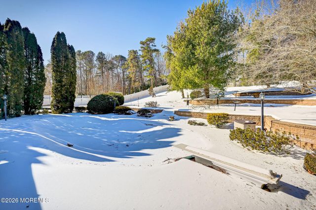 302 E Bird Village Road, Jackson, NJ 08527