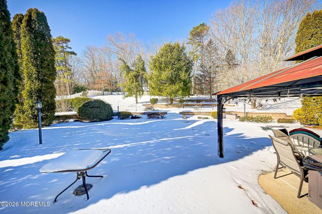 302 E Bird Village Road, Jackson, NJ 08527