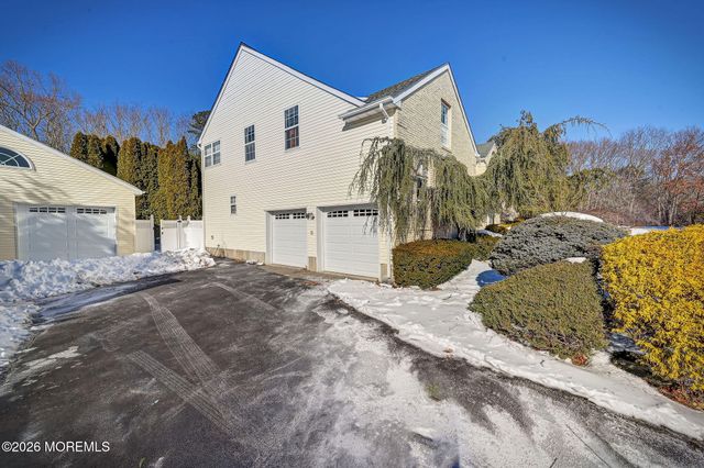 302 E Bird Village Road, Jackson, NJ 08527