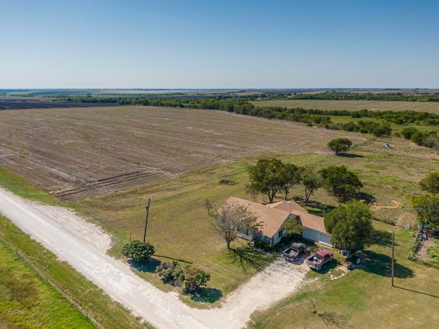 1111 Hcr 3110 S, Abbott, TX 76621
