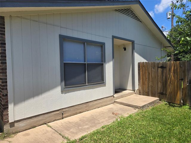 1011 Ridgemont ST, Round Rock, TX 78664