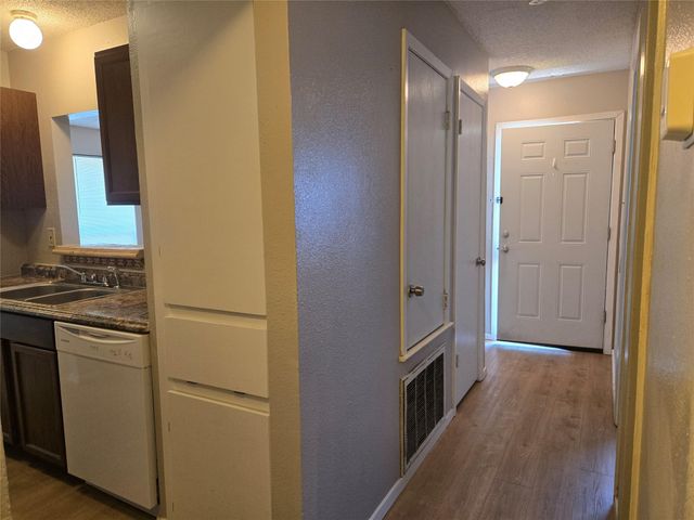 1011 Ridgemont ST, Round Rock, TX 78664