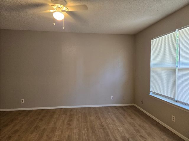 1011 Ridgemont ST, Round Rock, TX 78664