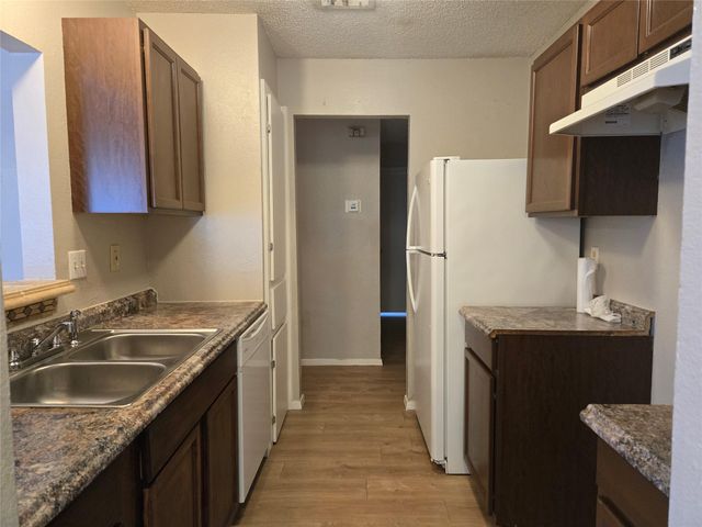 1011 Ridgemont ST, Round Rock, TX 78664