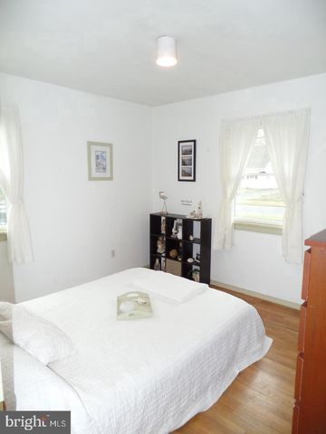 1821 PIMMIT DR, Falls Church, VA 22043