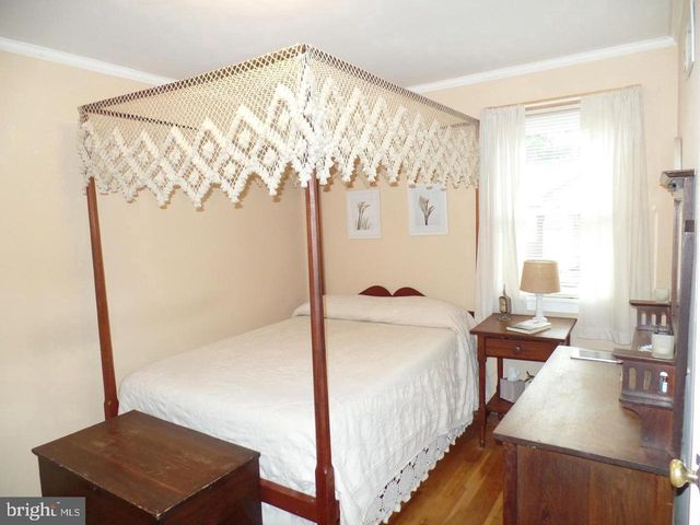 1821 PIMMIT DR, Falls Church, VA 22043