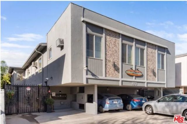 103 N Hayworth, Los Angeles, CA 90048