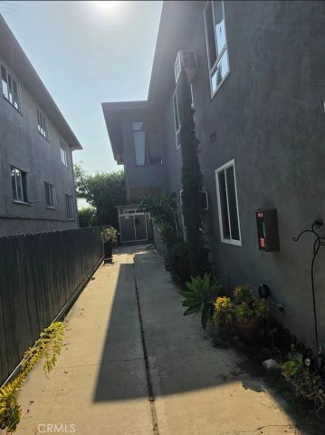 103 N Hayworth, Los Angeles, CA 90048