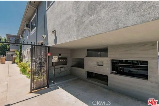 103 N Hayworth, Los Angeles, CA 90048