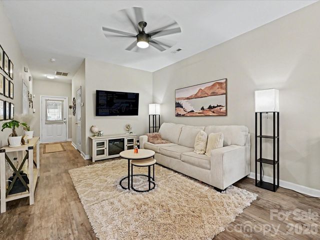 334 Bridal Veil Drive, Charlotte, NC 28217