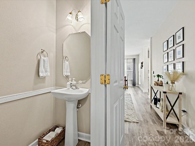 334 Bridal Veil Drive, Charlotte, NC 28217