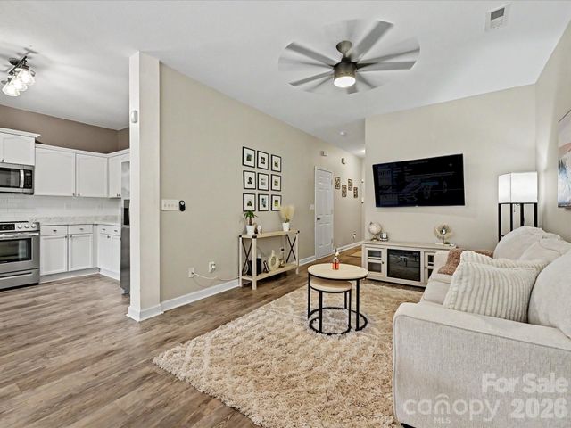 334 Bridal Veil Drive, Charlotte, NC 28217