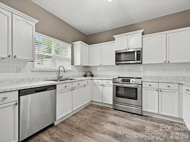 334 Bridal Veil Drive, Charlotte, NC 28217