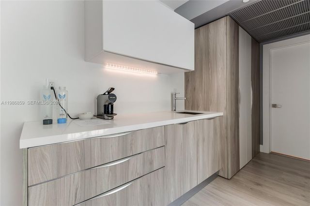 1215 West Ave 402, Miami Beach, FL 33139