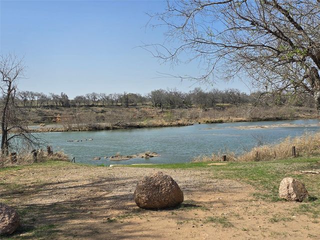 839 Cypress LN, Cottonwood Shores, TX 78657