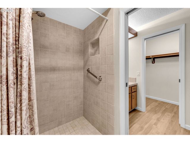 2306 Se BAYPOINT Dr, Vancouver, WA 98683