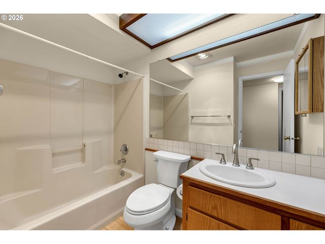 2306 Se BAYPOINT Dr, Vancouver, WA 98683