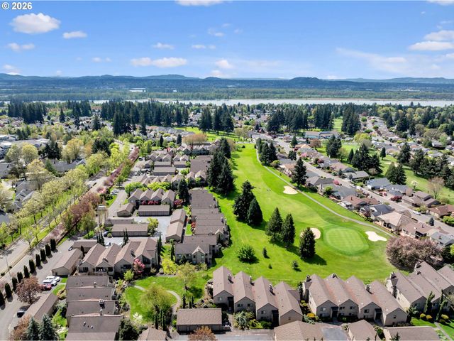 2306 Se BAYPOINT Dr, Vancouver, WA 98683