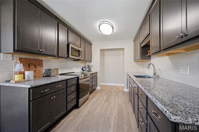 5117 Melitta Drive, St Louis, MO 63128