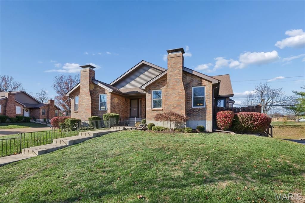 5117 Melitta Drive, St Louis, MO 63128