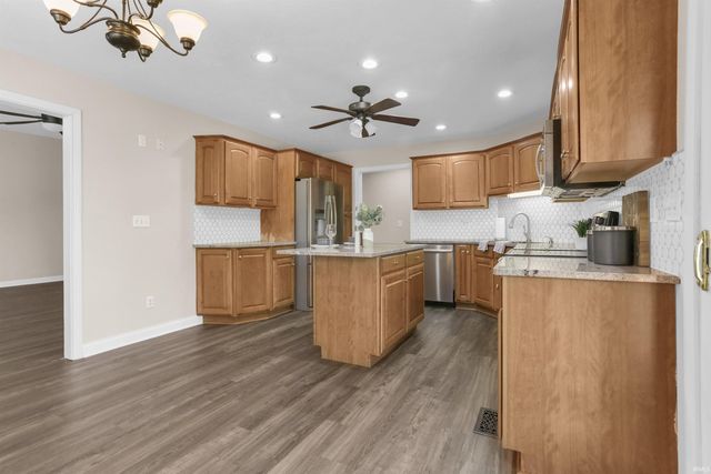 196 Quail Crossing Drive, Boonville, IN 47601