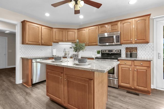 196 Quail Crossing Drive, Boonville, IN 47601
