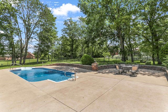 196 Quail Crossing Drive, Boonville, IN 47601