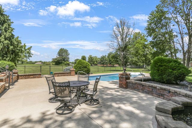 196 Quail Crossing Drive, Boonville, IN 47601