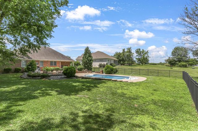 196 Quail Crossing Drive, Boonville, IN 47601