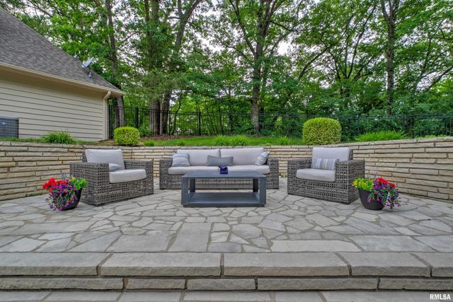 112 W GREYSTONE Court, Dunlap, IL 61525