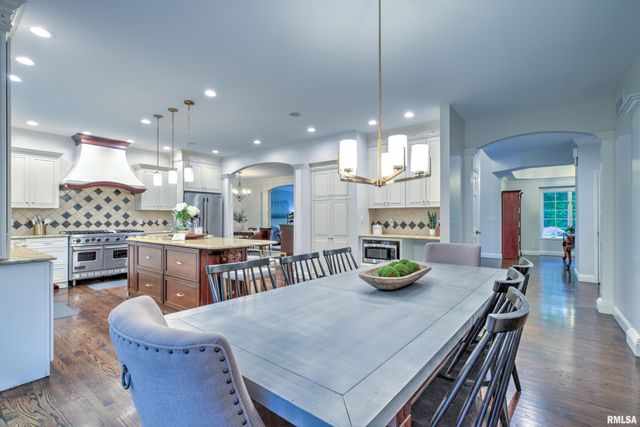 112 W GREYSTONE Court, Dunlap, IL 61525