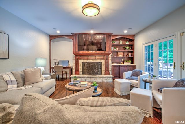 112 W GREYSTONE Court, Dunlap, IL 61525