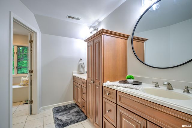 112 W GREYSTONE Court, Dunlap, IL 61525