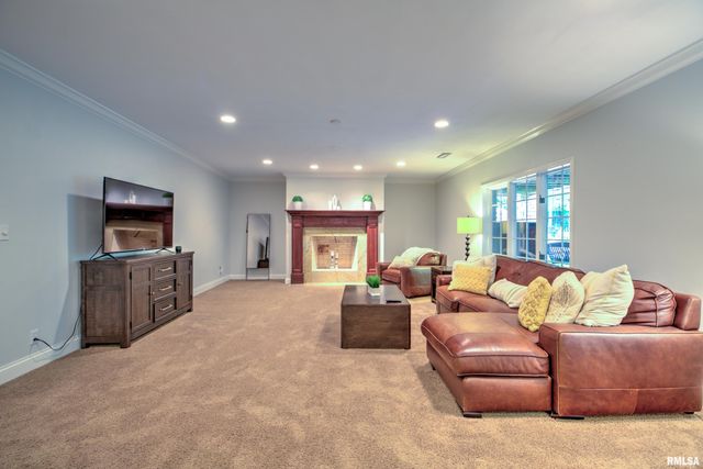 112 W GREYSTONE Court, Dunlap, IL 61525