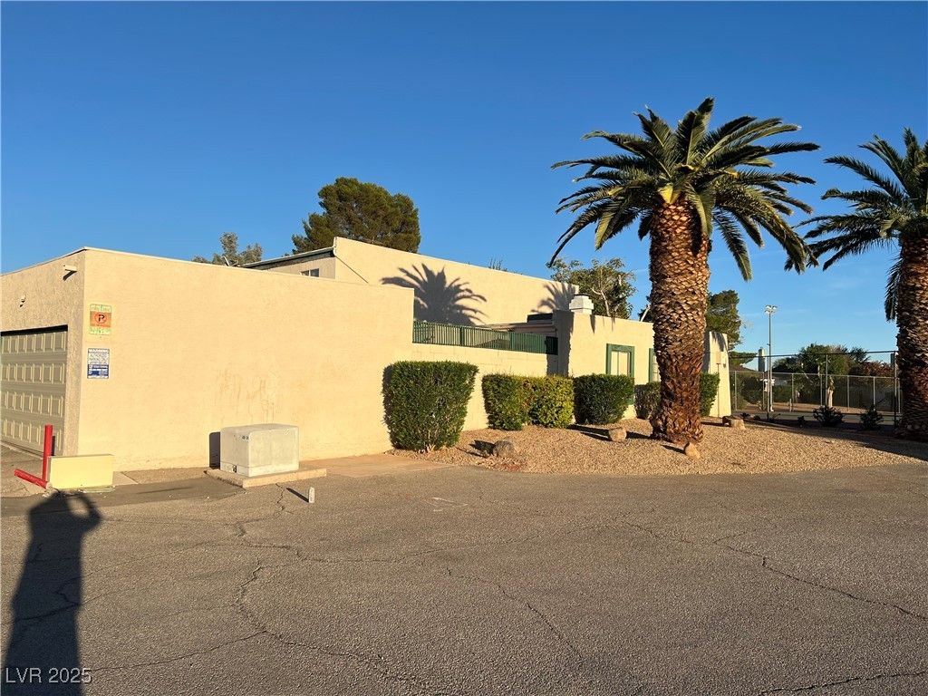 Image 5 of property listing at 3439 Del Marino Drive, Las Vegas, NV 89121
