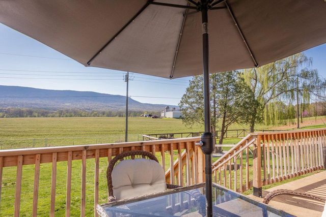 5092 DOGWOOD DR, Mount Jackson, VA 22842