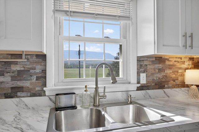 5092 DOGWOOD DR, Mount Jackson, VA 22842